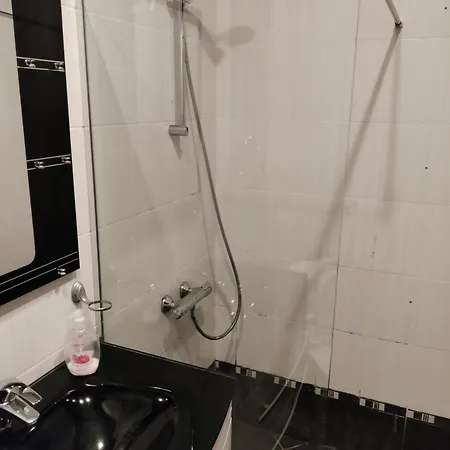 2-bed,2-bath, Free Private Parking גולדן סנדס