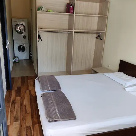 Apartman 2-bed,2-bath, Free Private Parking *