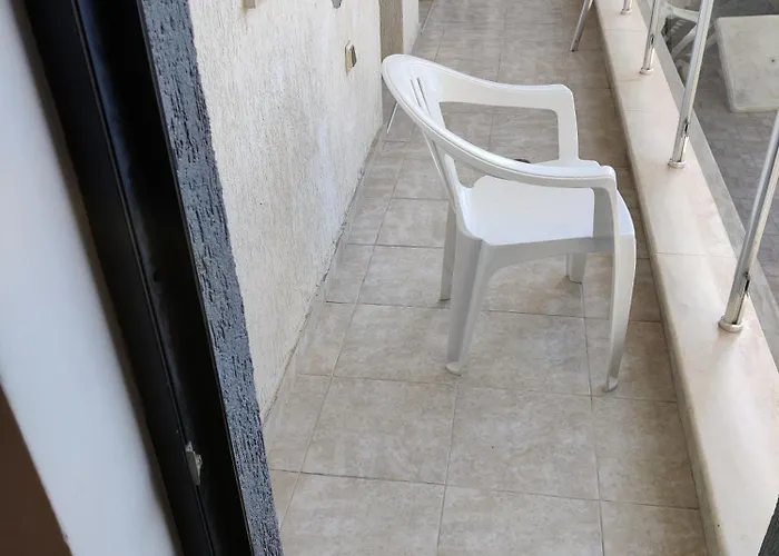 Апартаменты 2-bed,2-bath, Free Private Parking